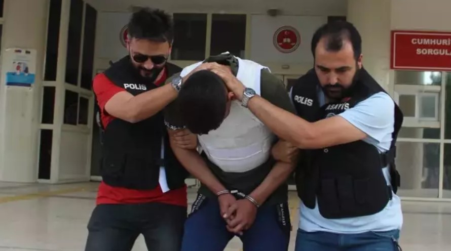 Qonşusunu dəhşətli şəkildə qətlə yetirdi