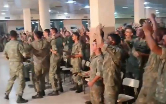 Əsgərlərimiz Türkiyənin qoluna belə sevindi – Video