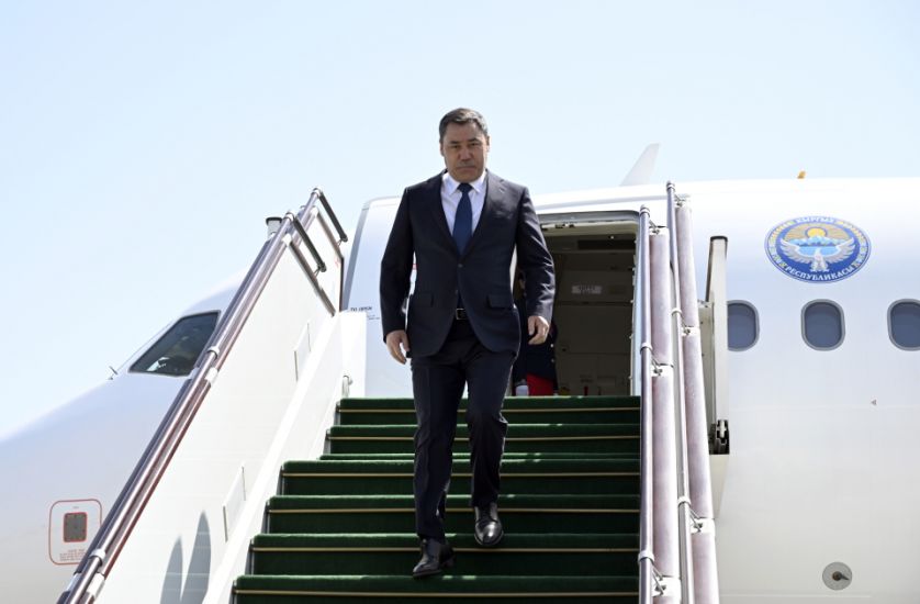 Qırğızıstan Prezidenti Azərbaycana səfərə gəldi