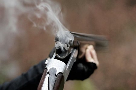 Azərbaycanda DƏHŞƏT: – Özünü ürəyindən güllələdi