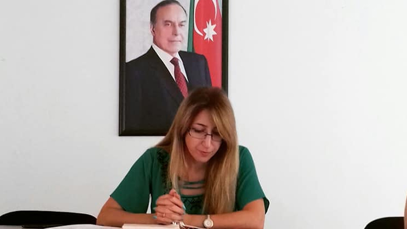 Qalmaqallı direktor işdən çıxarıldı, Agentliyi məhkəməyə verdi