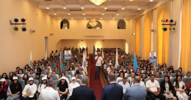 Məşhur Məmmədov gənc və idmançı seçicilərlə görüşdü – Foto