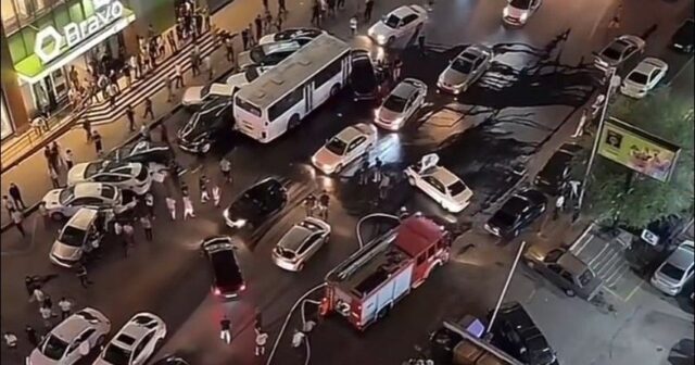 Bakıda ağır qəza: avtobus 20 maşını əzdi (FOTOLAR,VİDEO)