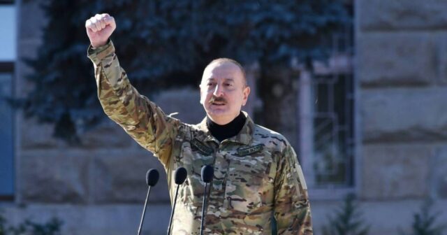 Prezident tələbələrlə görüşdə hərbçilərimizin qəhrəmanlığından danışdı