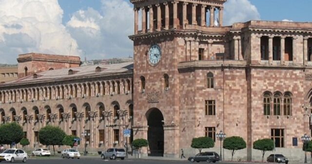 İrəvandan separatçılara tərs şillə: Bəsdir!