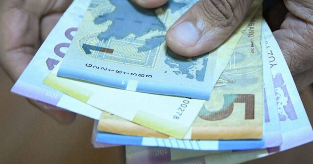 Azərbaycanda maaş və pensiyalar nə qədər artacaq? – Ekspert açıqladı