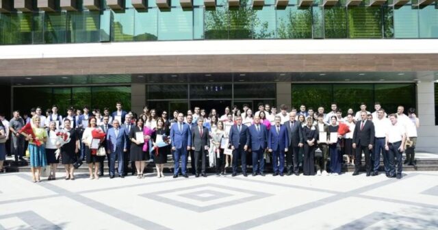 Xətai rayonunda yüksək bal toplayan tələbələrlə görüş keçirildi – FOTOLAR