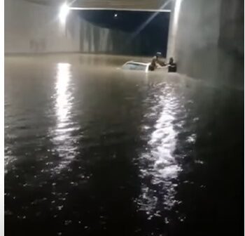 Apardı sellər, Bakını… – Yollar iflic, evləri su basıb, metro və keçid isə – Video