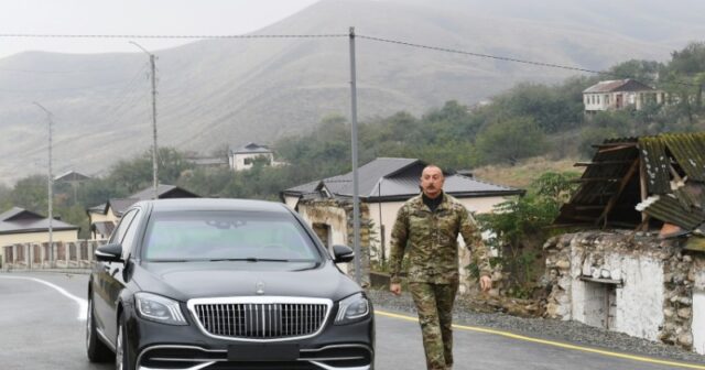 Prezident Horovlu kəndində fərdi evlərin və sosial obyektlərin tikintisi ilə tanış olub