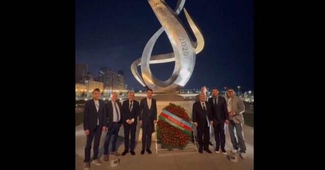 “Barselona” klubunun prezidenti Zəfər parkını ziyarət edib-VIDEO