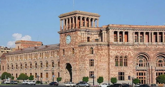 İrəvanda “Azərbaycan dili lüğəti” satışda…