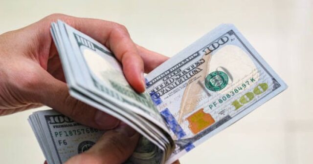 Dollar almaq istəyənlərin nəzərinə