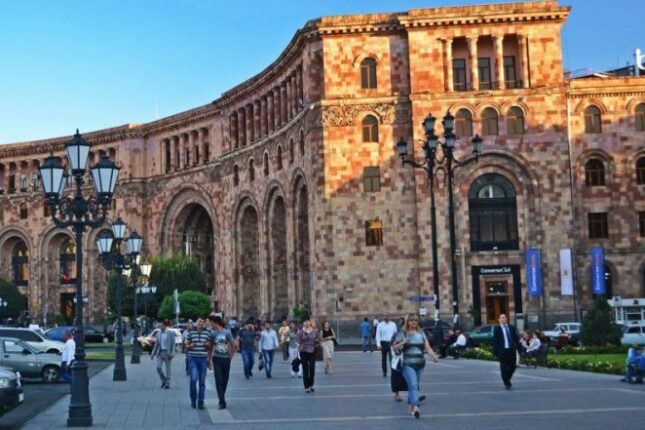Ermənistanda demoqrafik fəlakət: 2030-cu ilə qədər əhali 700 min azalacaq