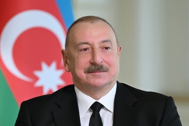 Prezident “Washington Post”, “New York Times”, “Figaro” və “Le Monde”ni “yalançı dördlük” adlandırıb