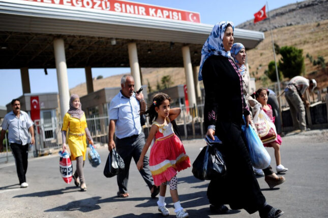 Nazir: Türkiyəni hər gün 300-350 suriyalı tərk edirdi, bu say iki dəfə artıb