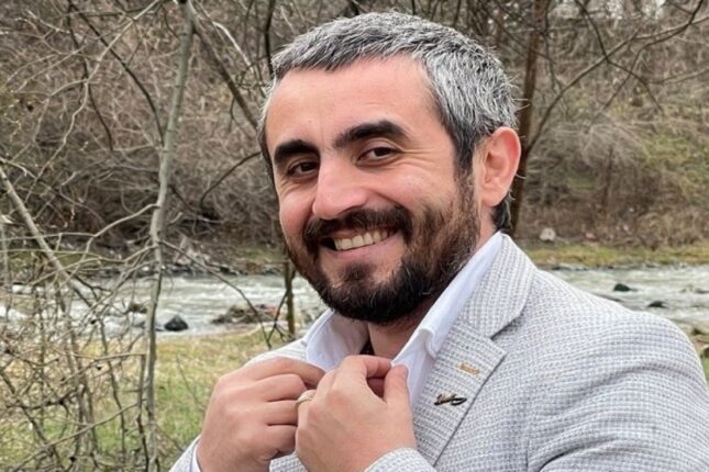 Nail Kəmərli evinə oğurluğa girmək istəyən şəxsin görüntülərini yaydı – VİDEO