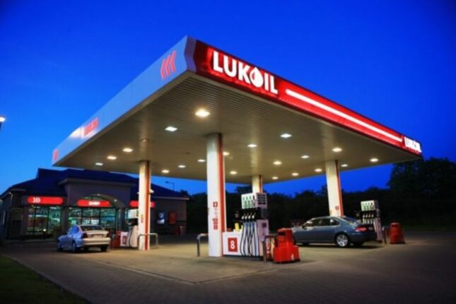 “LukOyl” benzin əvəzinə su satır? – VİDEO