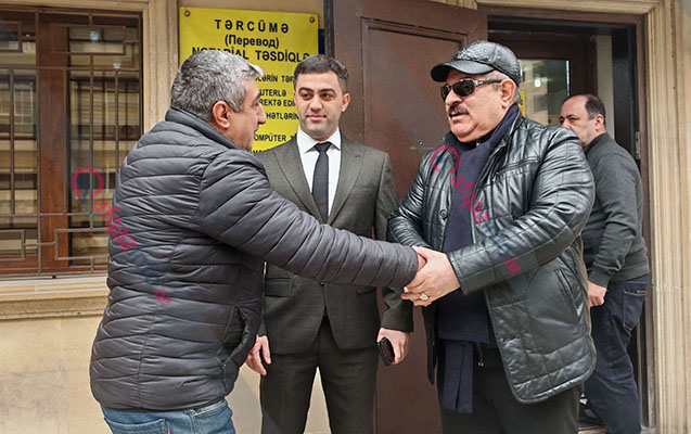 Ağadadaş Ağayev balta atdığı mühafizəçi ilə barışdı – Foto,Video