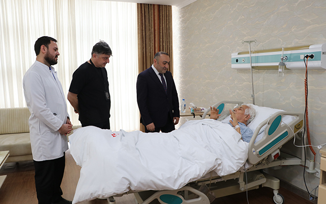 Xalq şairi Nəriman Həsənzadə ürəyindən əməliyyat olunub