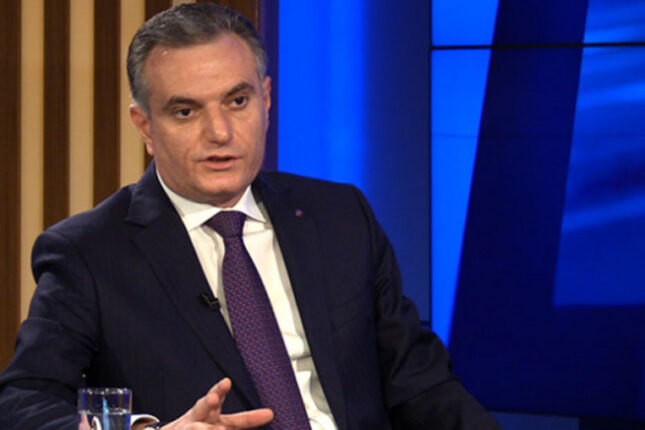 Zakaryan: “Hakimiyyət ordunun belini qırıb”