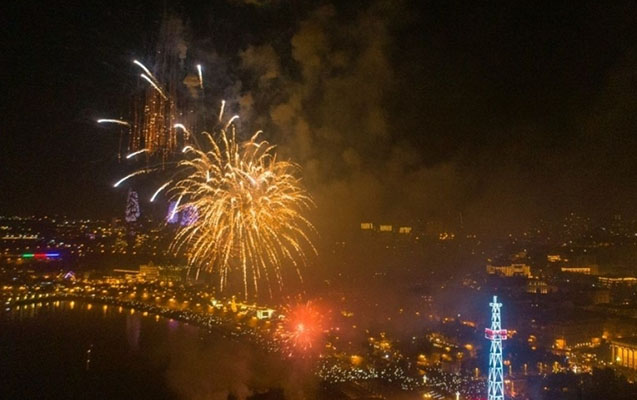 Bakıda atəşfəşanlıq təşkil olundu