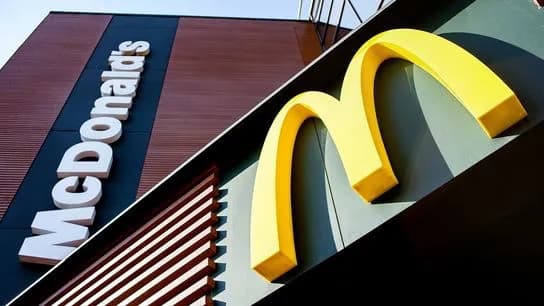 Britaniyada yüzlərlə işçi “McDonald’s”a qarşı iddia qaldırıb