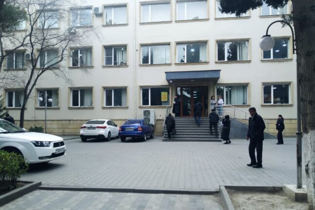 Poliklinika, avtosalon, yoxsa, avtodayanacaq?- FOTOLAR
