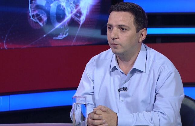 “Azərbaycan bizə dərs keçir”