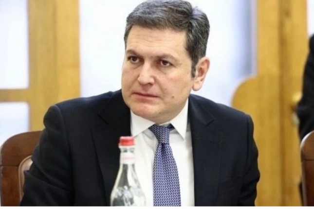 İrəvan avropalı müşahidəçilərdən əl çəkmək fikrində deyil
