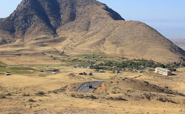 “Hraparak”: “Bakı Kərki və anklav kəndləri tələb edir”