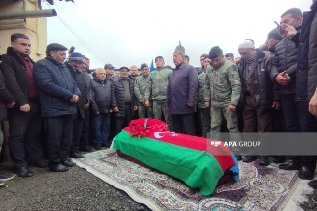 Qar uçqununda həlak olan əsgərlər dəfn edildi – Fotolar