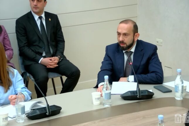 Mirzoyan İrəvanın blokada ilə bağlı təklifindən danışdı