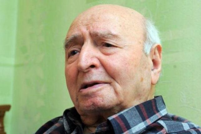 “Nə görə, nə də gəzə bilirəm, oturaq qalmışam” – 98 yaşlı Vidadi Babanlıdan xəbər var – FOTO