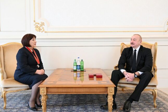 Prezident İlham Əliyev Sahibə Qafarovaya “Şərəf” ordenini təqdim edib – YENİLƏNİB