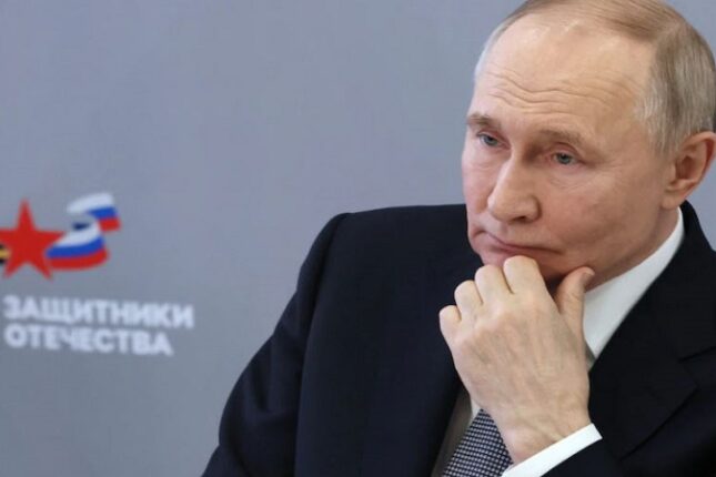 “Aldanmayın, Putin zəifdir və ümidsiz şəkildə sülhə can atır”