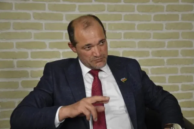 Razi Nurullayevi “Lukoil”da aldadıblar – “benzini az vururlar”