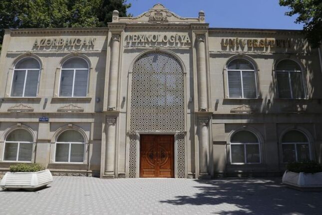 Azərbaycan Texnologiya Universiteti 400 parta dəsti və stullarına 36.5 min manat xərcləyəcək