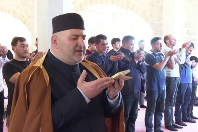 Şuşada bayram namazı qılınıb