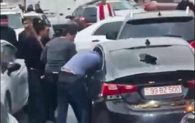 Bakıda sürücünü maşından çıxarıb döydülər – ANBAAN GÖRÜNTÜLƏR
