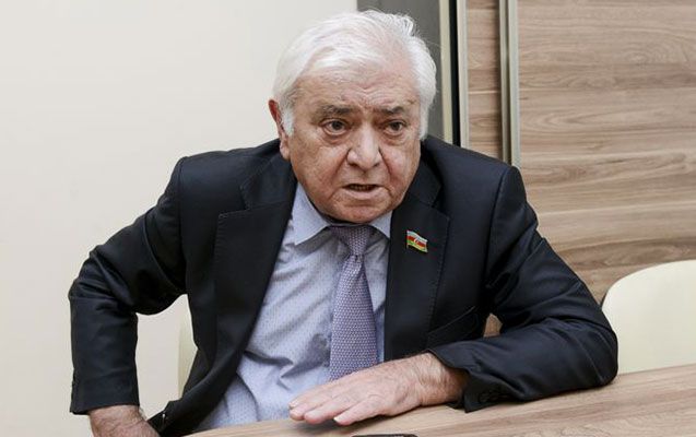 Deputat ƏSƏBİLƏŞDİ: “Braziliya çayxanalarından komandalarımıza futbolçu yığırlar”