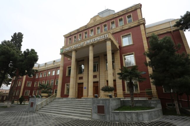 Gəncədə qadın universitetdə damarlarını doğrayıbmış – Açıqlama
