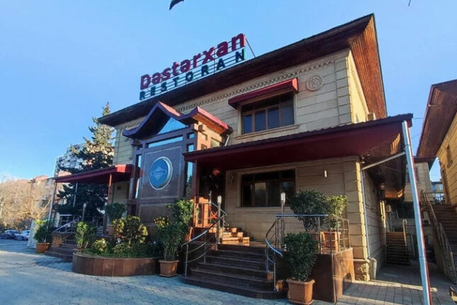 “Dəstərxan” restoranı səs-küyə görə cərimələndi