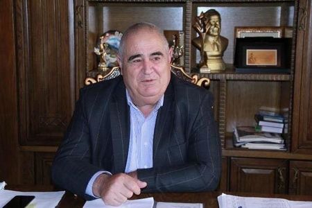 “Pul qazanmaq bu gün çox asandır, Bakıda pulu töküblər çölə…”