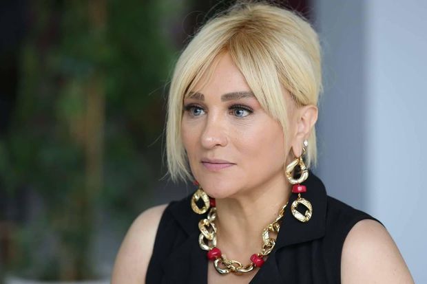 “Ola bilər ki, siz bahalı geyinirsiniz, mən ucuz şey geyinirəm”