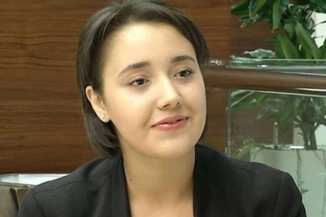 Jurnalistə vəzifə verildi – FOTO Jurnalistə vəzifə verildi – FOTO