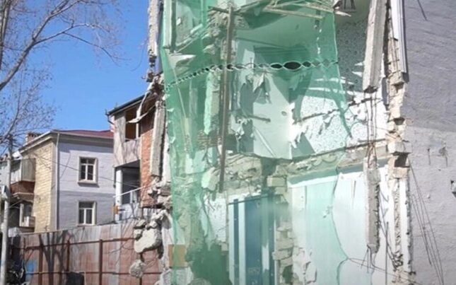 Daha bir tikinti şirkəti sakinlər evdə olarkən mənzilləri SÖKÜR? – VİDEO