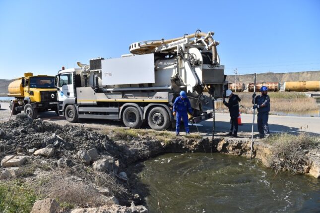 Lökbatanda evlərin həyətləri sudan təmizlənir – VİDEOREPORTAJ