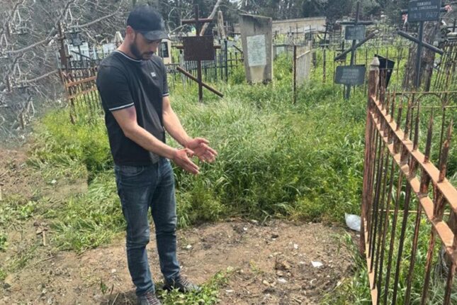 Qəbirlərdən qızıl dişlər oğurlayan şəxs TUTULDU-FOTO