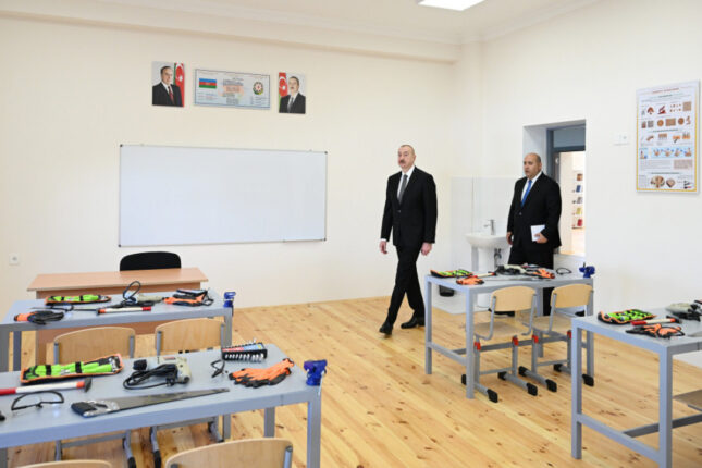 İlham Əliyev  Kəngərli kənd tam orta məktəbinin binasının açılışında iştirak edib