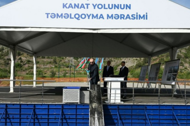 Prezident Laçın kanat yolunun təməlini qoyub